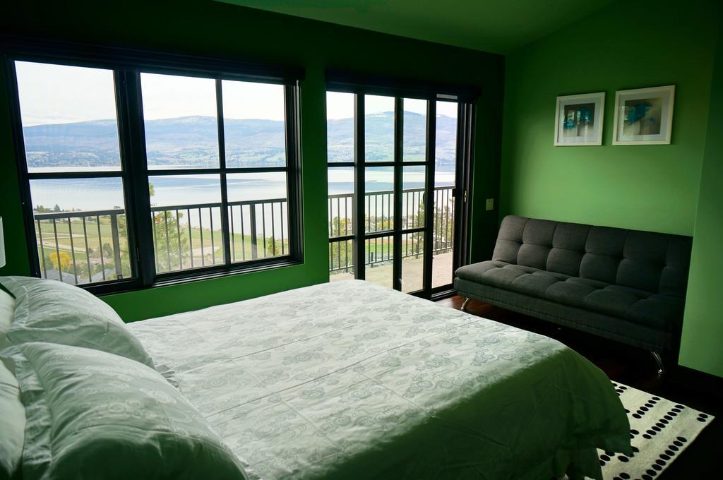 Mission Hill Lake View Villa West Kelowna Exterior foto